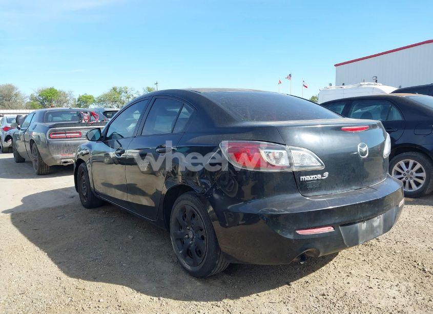 Photo 3 of 2013 Mazda Mazda3 I SV (VIN JM1BL1TF6D1838362)
