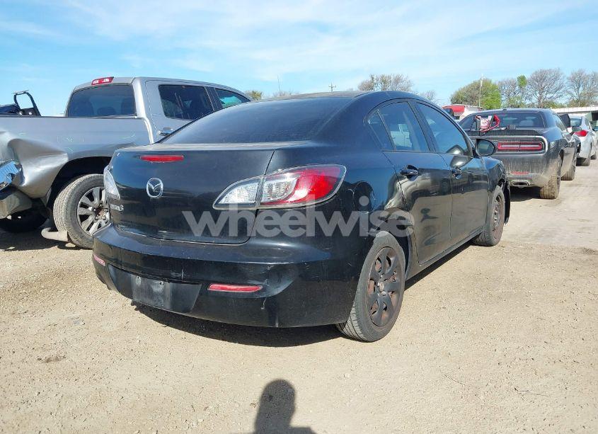 Photo 4 of 2013 Mazda Mazda3 I SV (VIN JM1BL1TF6D1838362)