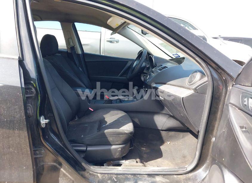 Photo 5 of 2013 Mazda Mazda3 I SV (VIN JM1BL1TF6D1838362)