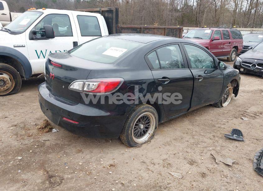 Photo 4 of 2013 Mazda Mazda3 I SV (VIN JM1BL1TF7D1806472)