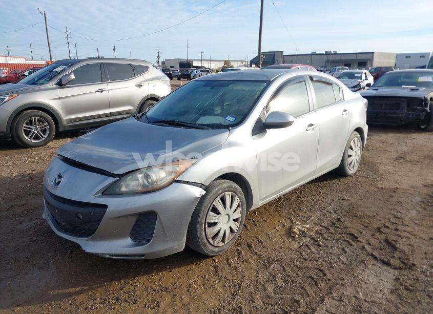 Photo 2 of 2013 Mazda Mazda3 I SV (VIN JM1BL1TF7D1820968)