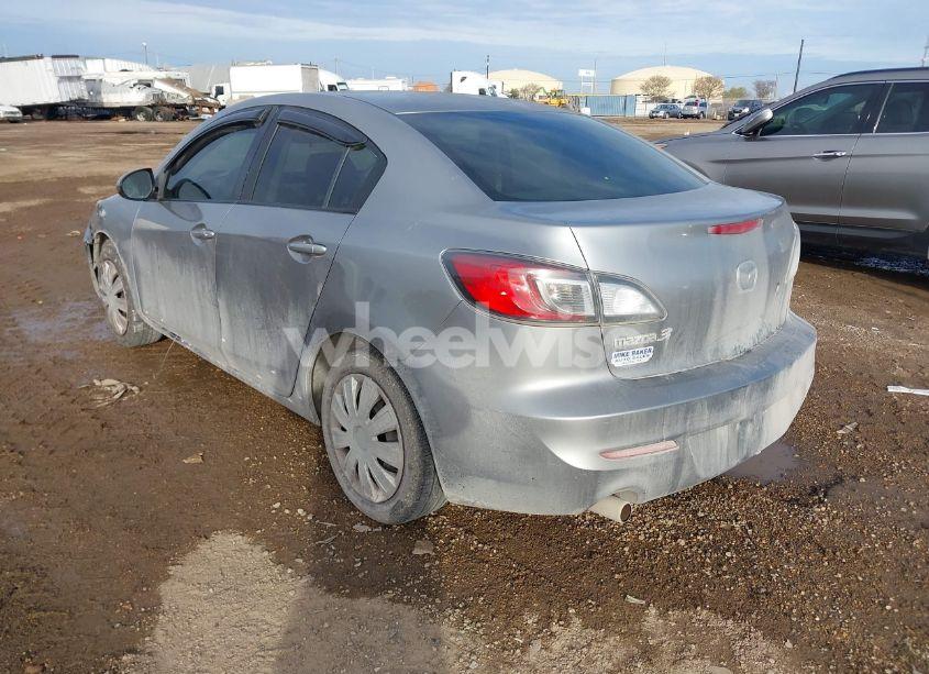 Photo 3 of 2013 Mazda Mazda3 I SV (VIN JM1BL1TF7D1820968)