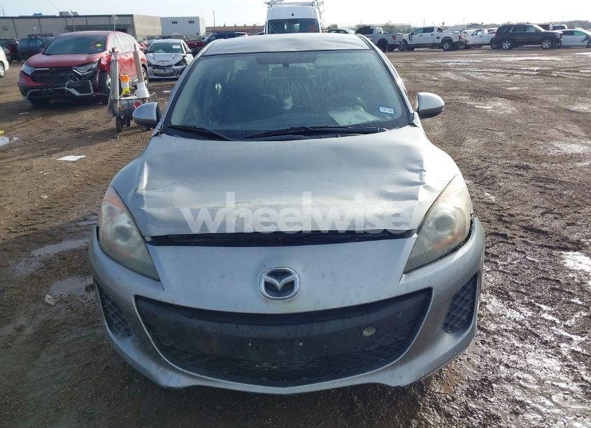 Photo 6 of 2013 Mazda Mazda3 I SV (VIN JM1BL1TF7D1820968)