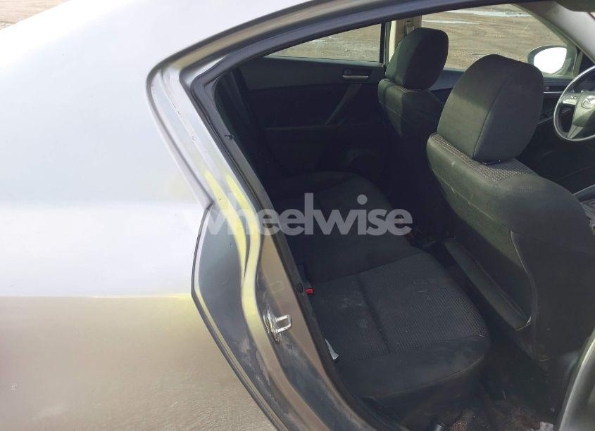 Photo 8 of 2013 Mazda Mazda3 I SV (VIN JM1BL1TF7D1820968)