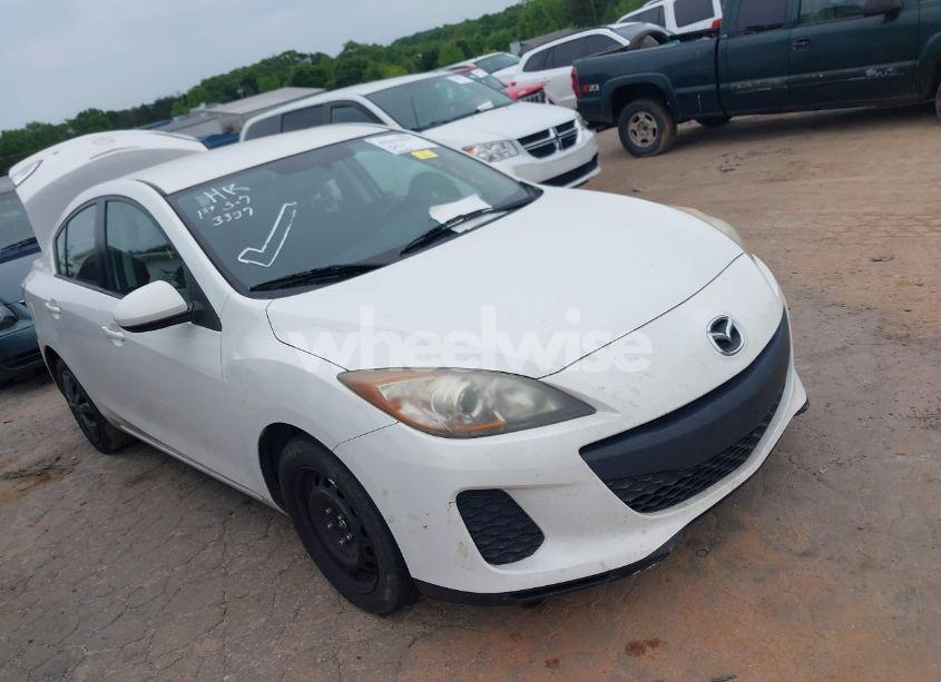 2013 Mazda Mazda3 I SV (VIN JM1BL1TF8D1723813) main photo