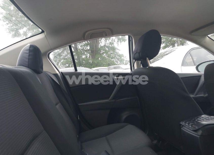 Photo 8 of 2013 Mazda Mazda3 I SV (VIN JM1BL1TF8D1723813)