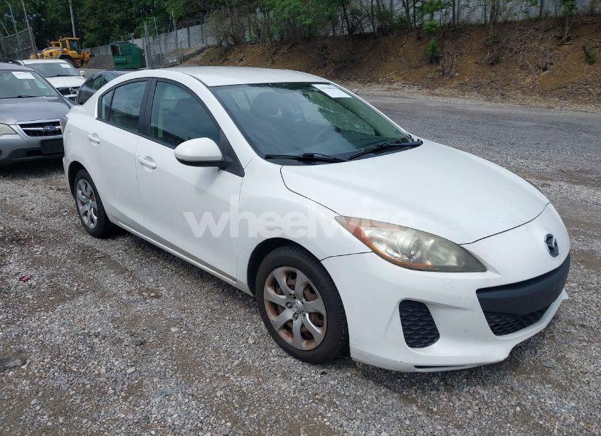 2013 Mazda Mazda3 I SV (VIN JM1BL1TF8D1735766) main photo
