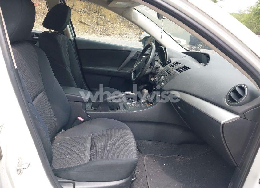 Photo 5 of 2013 Mazda Mazda3 I SV (VIN JM1BL1TF8D1735766)