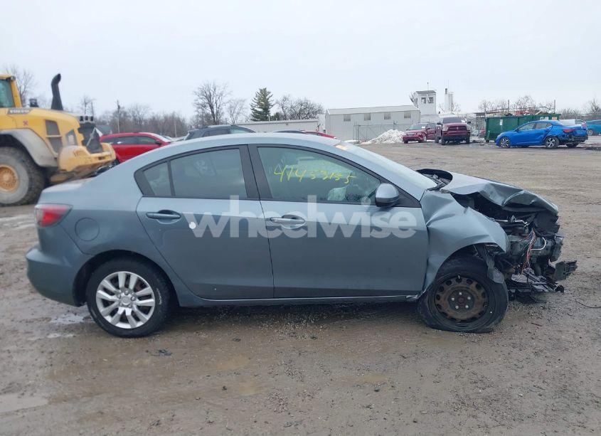 Photo 14 of 2013 Mazda Mazda3 I SV (VIN JM1BL1TF8D1754365)