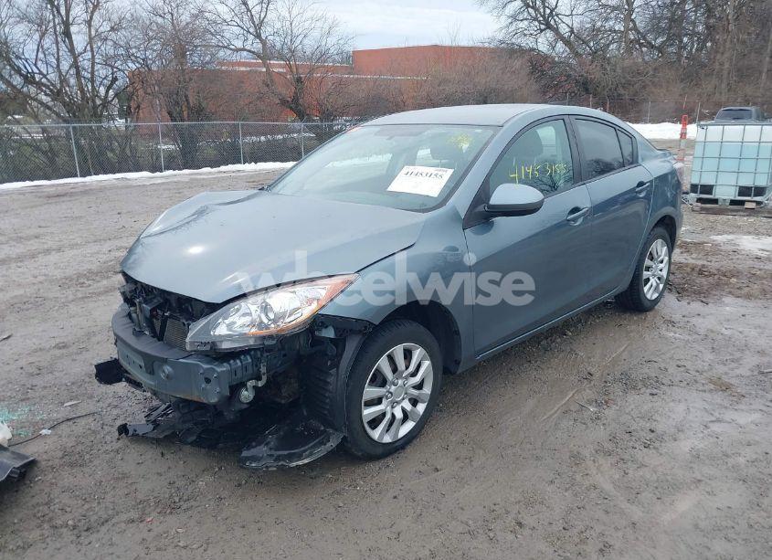 Photo 2 of 2013 Mazda Mazda3 I SV (VIN JM1BL1TF8D1754365)