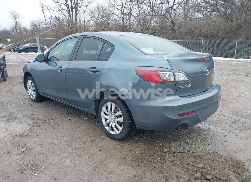 Photo 3 of 2013 Mazda Mazda3 I SV (VIN JM1BL1TF8D1754365)
