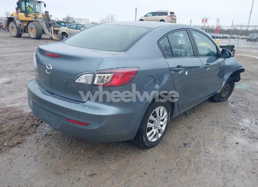 Photo 4 of 2013 Mazda Mazda3 I SV (VIN JM1BL1TF8D1754365)