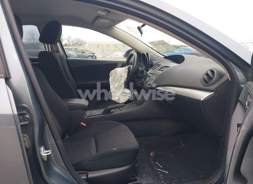 Photo 5 of 2013 Mazda Mazda3 I SV (VIN JM1BL1TF8D1754365)