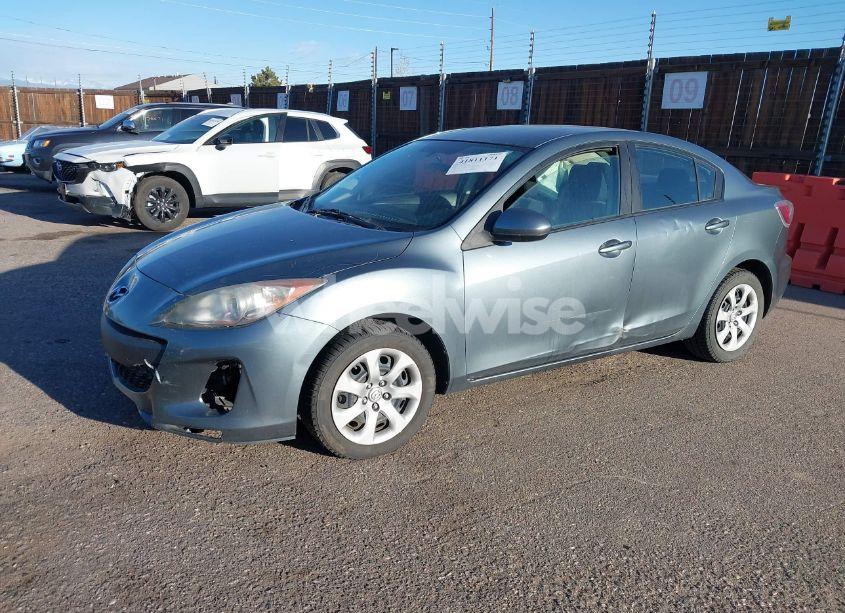 Photo 2 of 2013 Mazda Mazda3 I SV (VIN JM1BL1TF8D1766872)