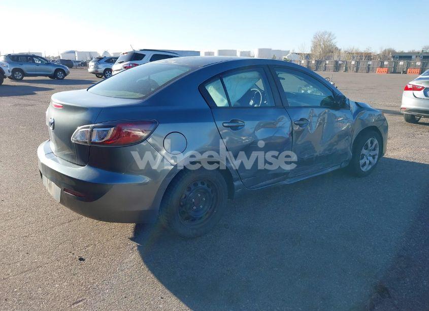 Photo 4 of 2013 Mazda Mazda3 I SV (VIN JM1BL1TF8D1766872)