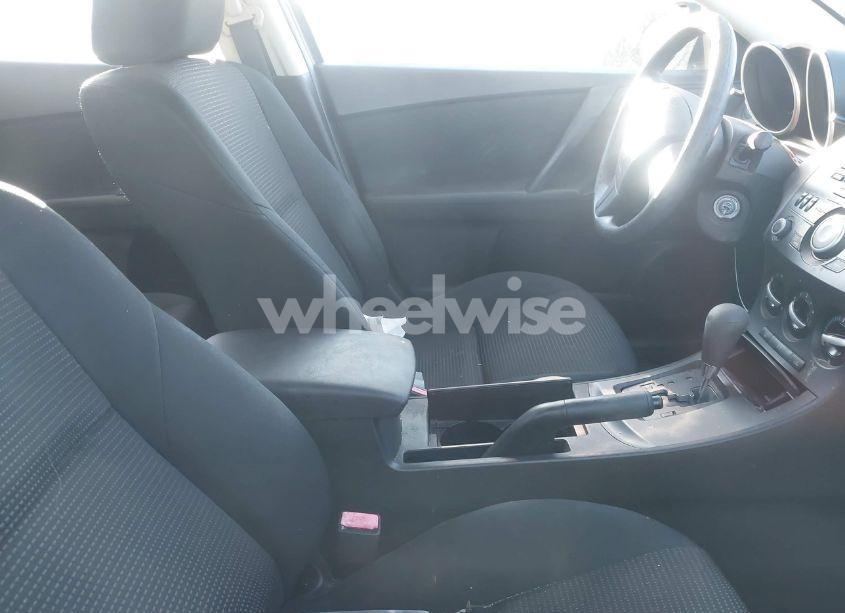 Photo 5 of 2013 Mazda Mazda3 I SV (VIN JM1BL1TF8D1766872)
