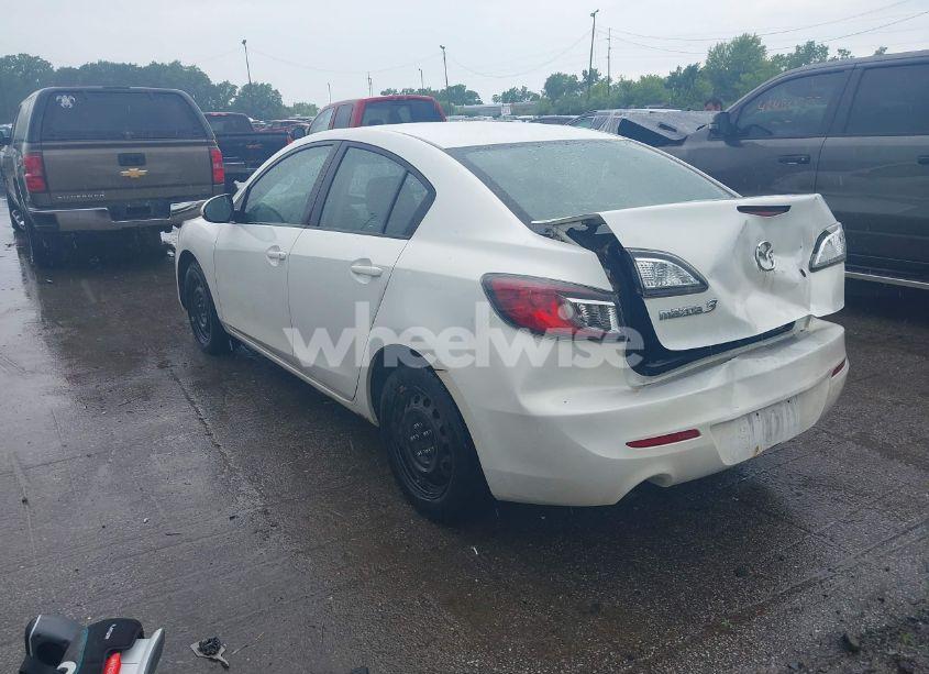 Photo 3 of 2013 Mazda Mazda3 I SV (VIN JM1BL1TF8D1776057)