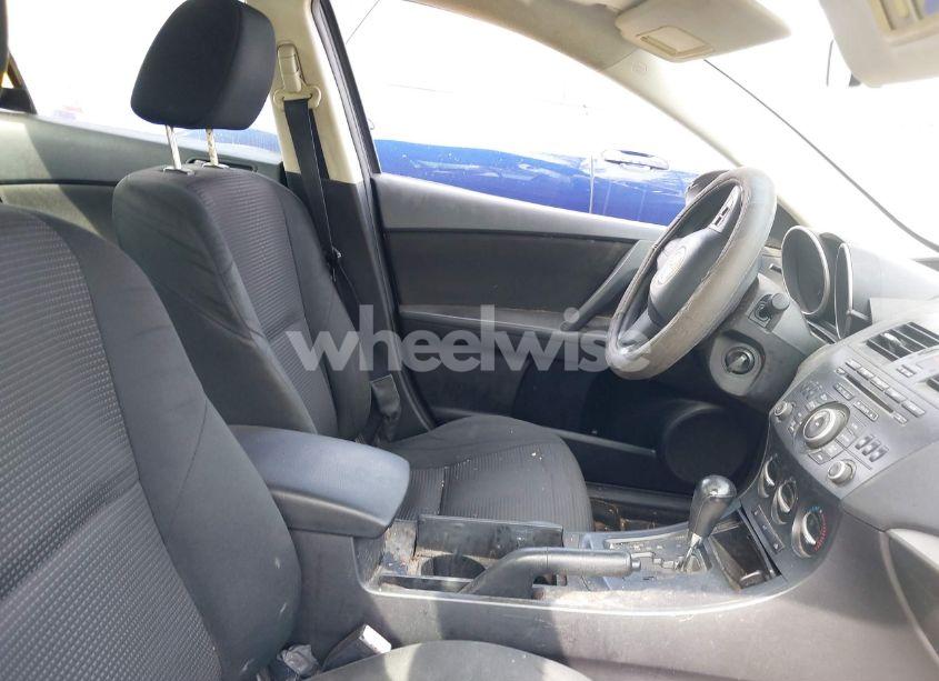 Photo 5 of 2013 Mazda Mazda3 I SV (VIN JM1BL1TF9D1705353)