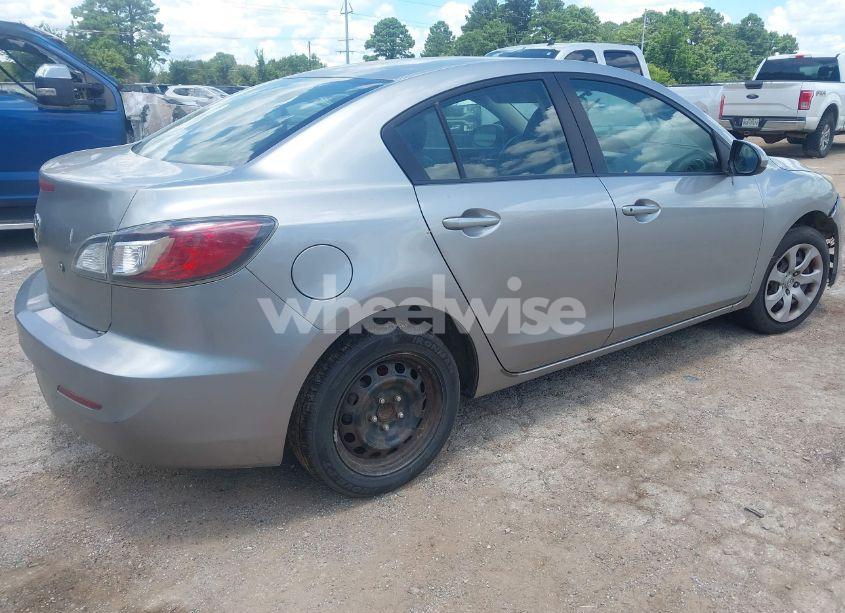 Photo 4 of 2013 Mazda Mazda3 I SV (VIN JM1BL1TF9D1751054)