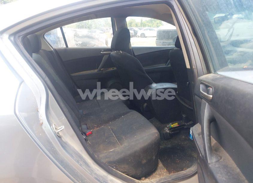 Photo 8 of 2013 Mazda Mazda3 I SV (VIN JM1BL1TF9D1751054)