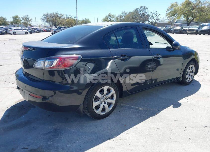 Photo 4 of 2013 Mazda Mazda3 I SV (VIN JM1BL1TF9D1826545)