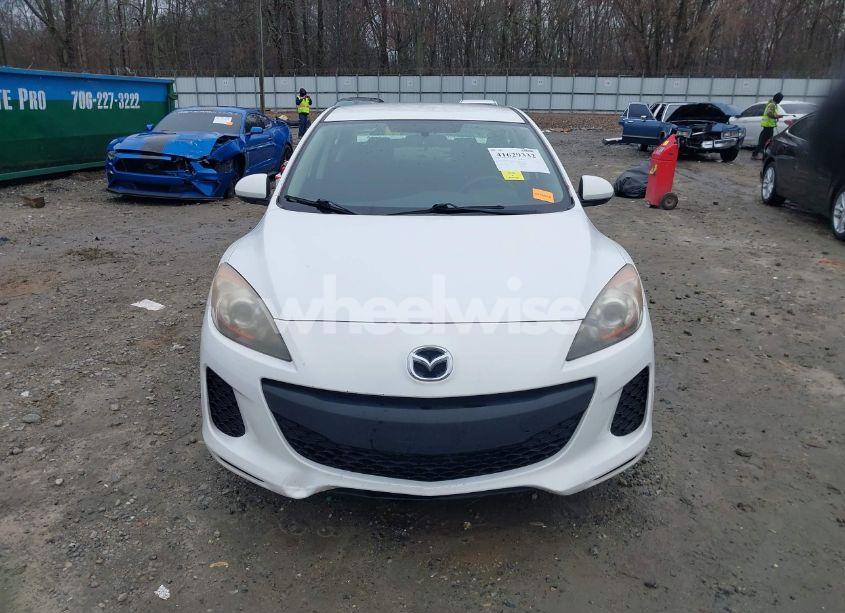 Photo 12 of 2013 Mazda Mazda3 I SV (VIN JM1BL1TFXD1709766)