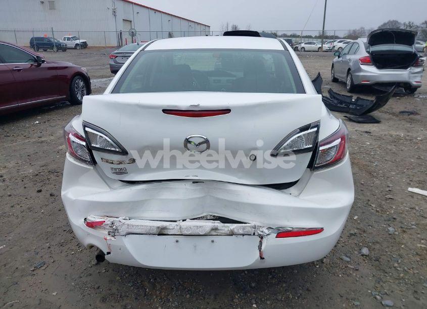 Photo 16 of 2013 Mazda Mazda3 I SV (VIN JM1BL1TFXD1709766)