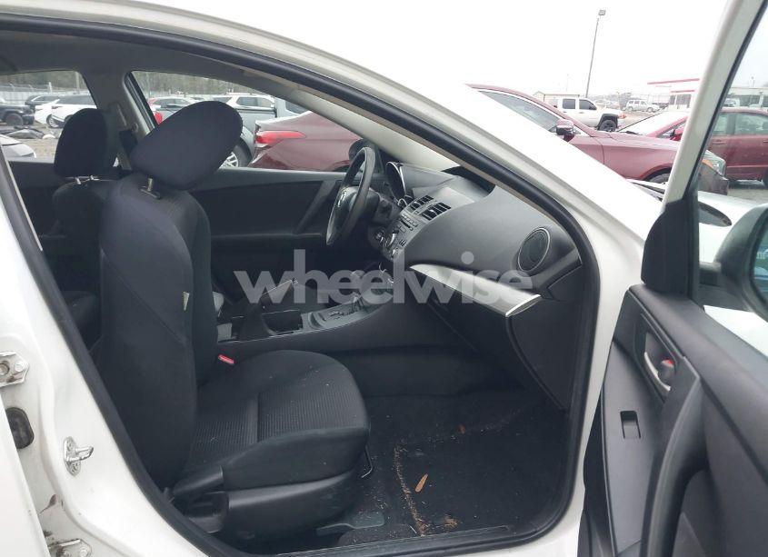 Photo 5 of 2013 Mazda Mazda3 I SV (VIN JM1BL1TFXD1709766)