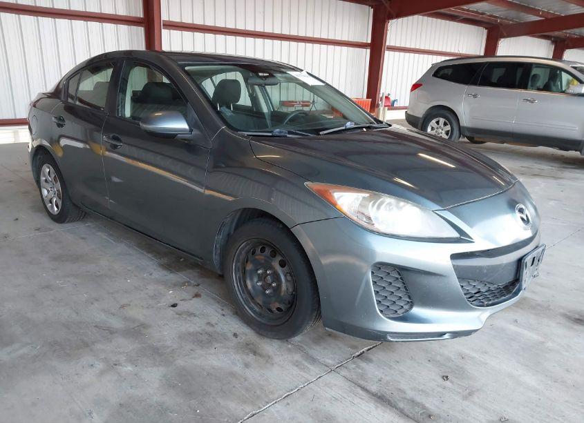 2013 Mazda Mazda3 I SV (VIN JM1BL1TFXD1716734) main photo