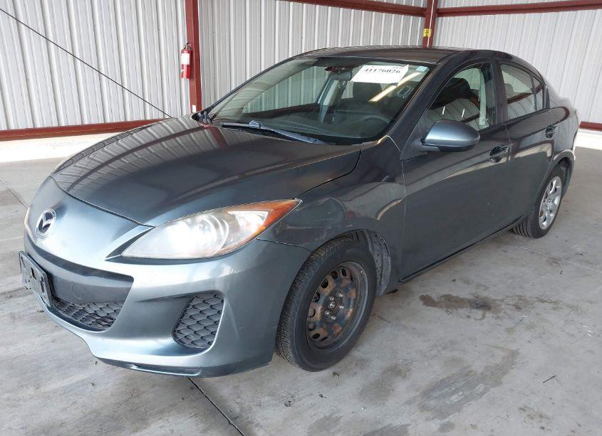 Photo 2 of 2013 Mazda Mazda3 I SV (VIN JM1BL1TFXD1716734)