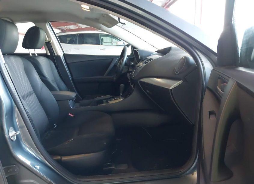 Photo 5 of 2013 Mazda Mazda3 I SV (VIN JM1BL1TFXD1716734)