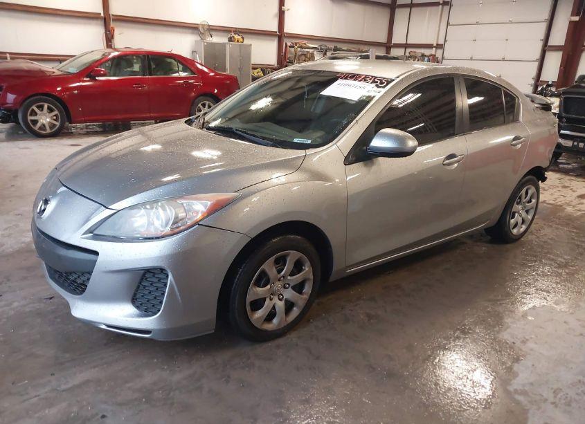 Photo 2 of 2013 Mazda Mazda3 I SV (VIN JM1BL1TFXD1721173)