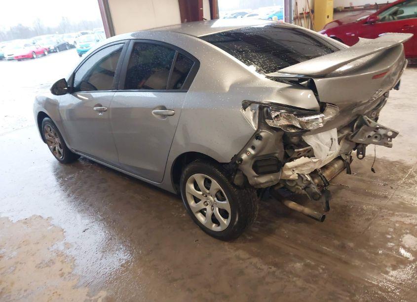 Photo 3 of 2013 Mazda Mazda3 I SV (VIN JM1BL1TFXD1721173)