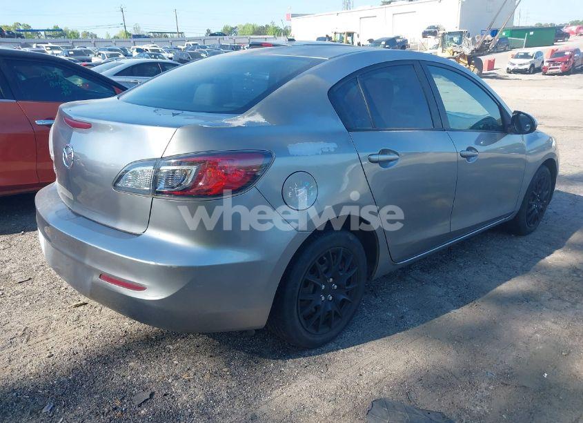 Photo 4 of 2013 Mazda Mazda3 I SV (VIN JM1BL1TFXD1766985)