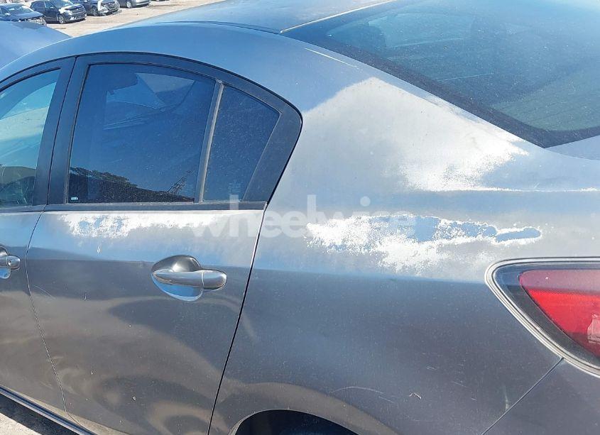 Photo 6 of 2013 Mazda Mazda3 I SV (VIN JM1BL1TFXD1766985)