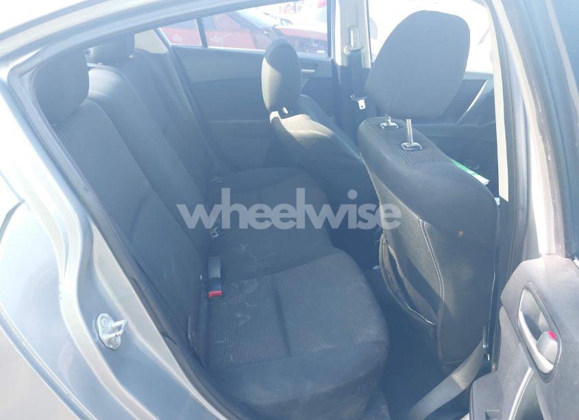 Photo 8 of 2013 Mazda Mazda3 I SV (VIN JM1BL1TFXD1766985)