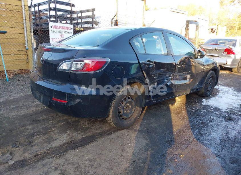 Photo 4 of 2013 Mazda Mazda3 I SV (VIN JM1BL1TG0D1840536)