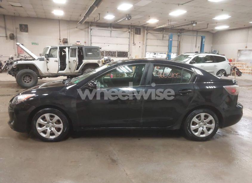 Photo 14 of 2013 Mazda Mazda3 I SV (VIN JM1BL1TG1D1824491)