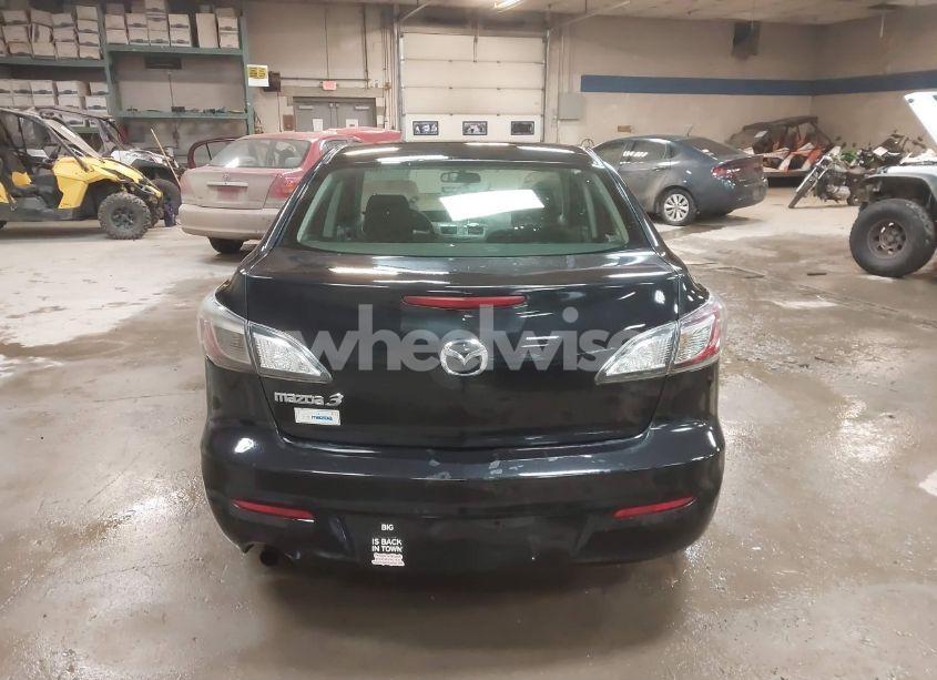 Photo 16 of 2013 Mazda Mazda3 I SV (VIN JM1BL1TG1D1824491)