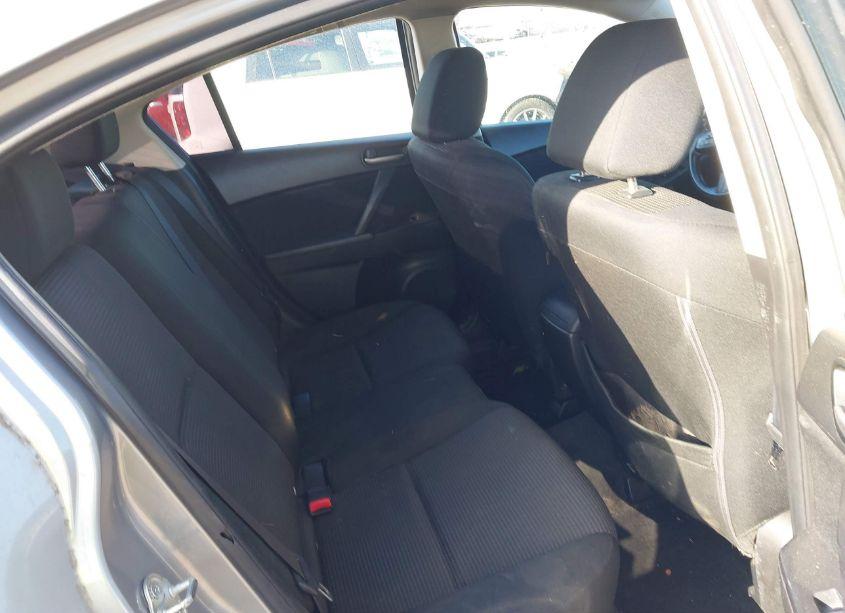 Photo 8 of 2013 Mazda Mazda3 I SV (VIN JM1BL1TG3D1763774)