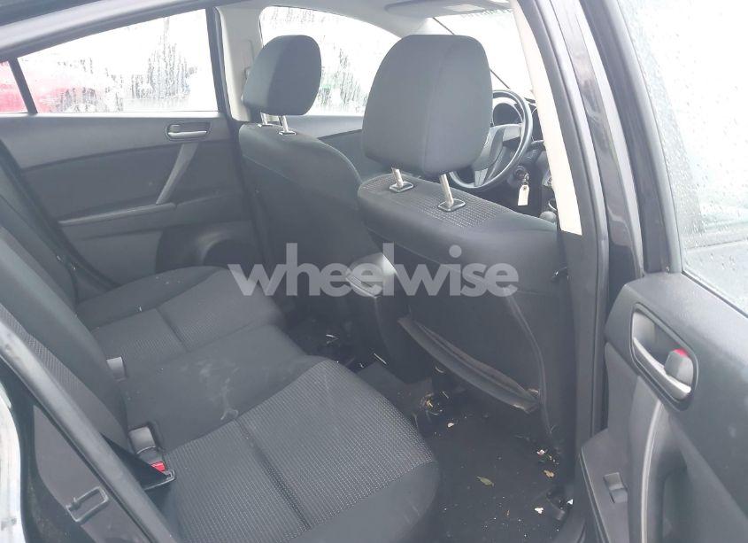 Photo 8 of 2013 Mazda Mazda3 I SV (VIN JM1BL1TG4D1739905)