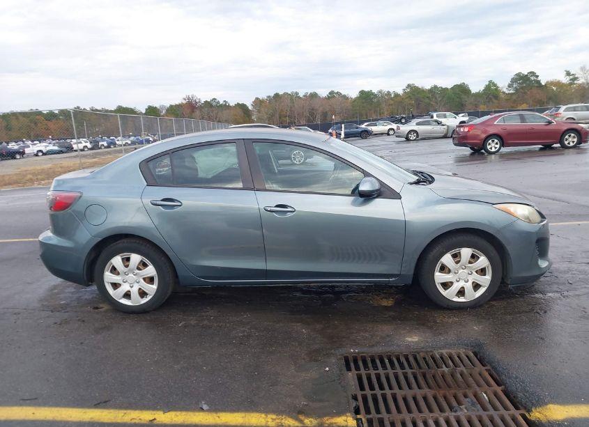 Photo 13 of 2013 Mazda Mazda3 I SV (VIN JM1BL1TG4D1757871)