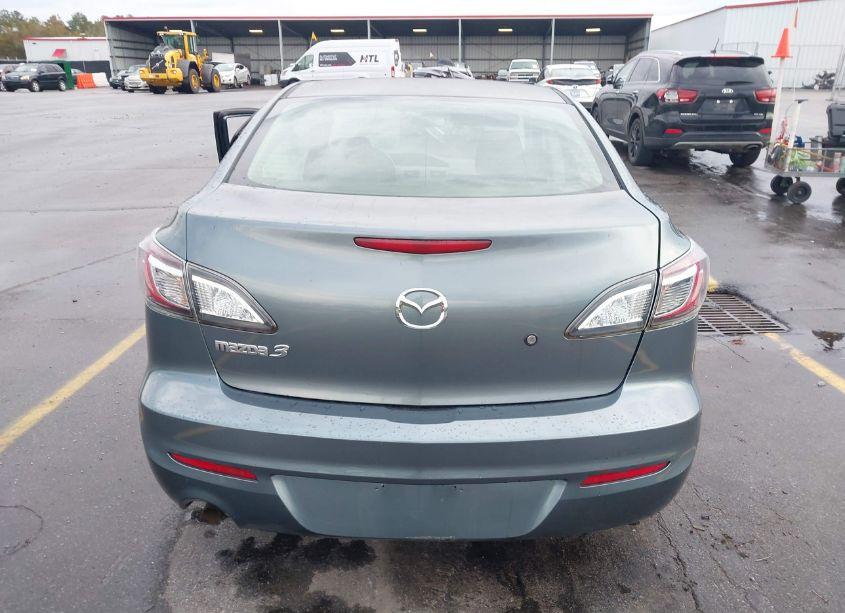 Photo 16 of 2013 Mazda Mazda3 I SV (VIN JM1BL1TG4D1757871)