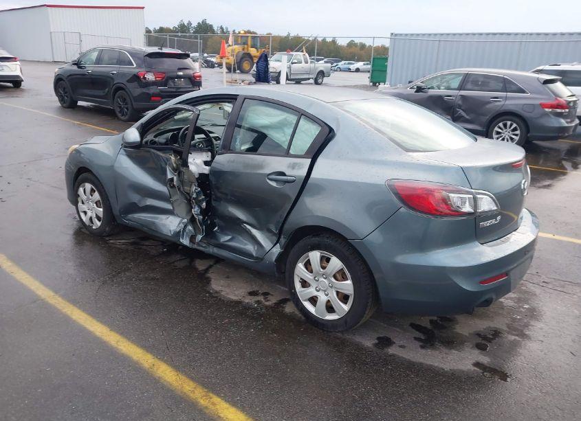 Photo 3 of 2013 Mazda Mazda3 I SV (VIN JM1BL1TG4D1757871)