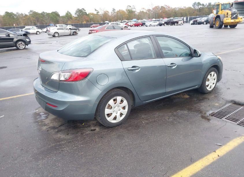 Photo 4 of 2013 Mazda Mazda3 I SV (VIN JM1BL1TG4D1757871)