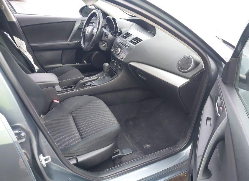 Photo 5 of 2013 Mazda Mazda3 I SV (VIN JM1BL1TG4D1757871)