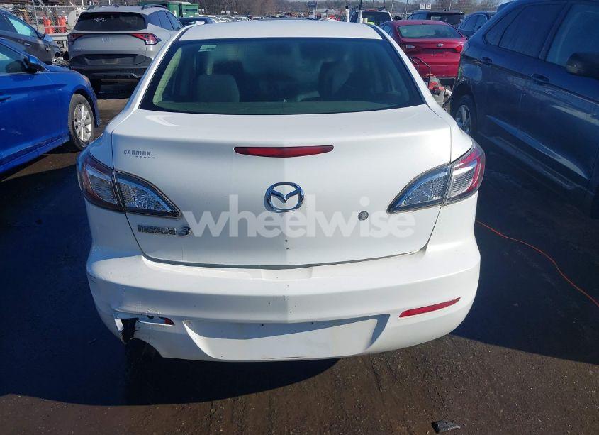 Photo 17 of 2013 Mazda Mazda3 I SV (VIN JM1BL1TG4D1772872)