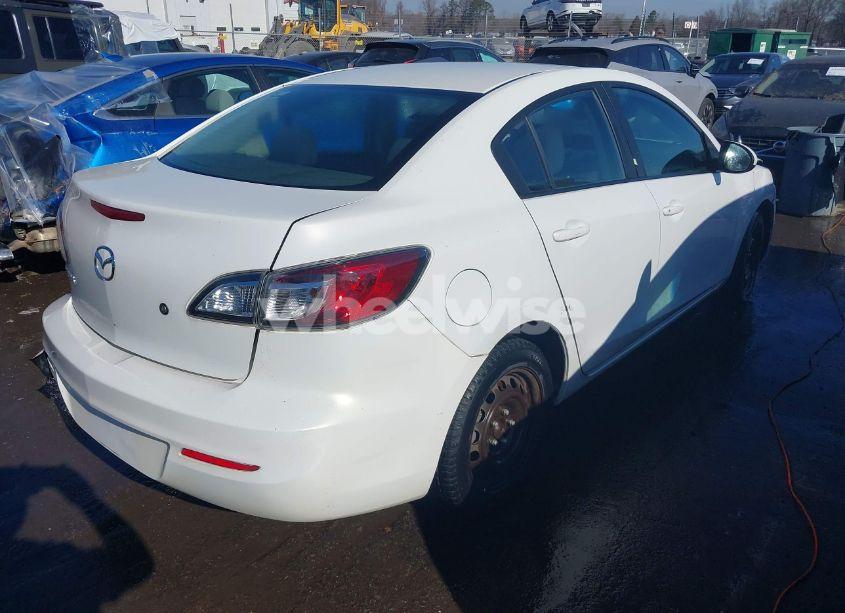 Photo 4 of 2013 Mazda Mazda3 I SV (VIN JM1BL1TG4D1772872)