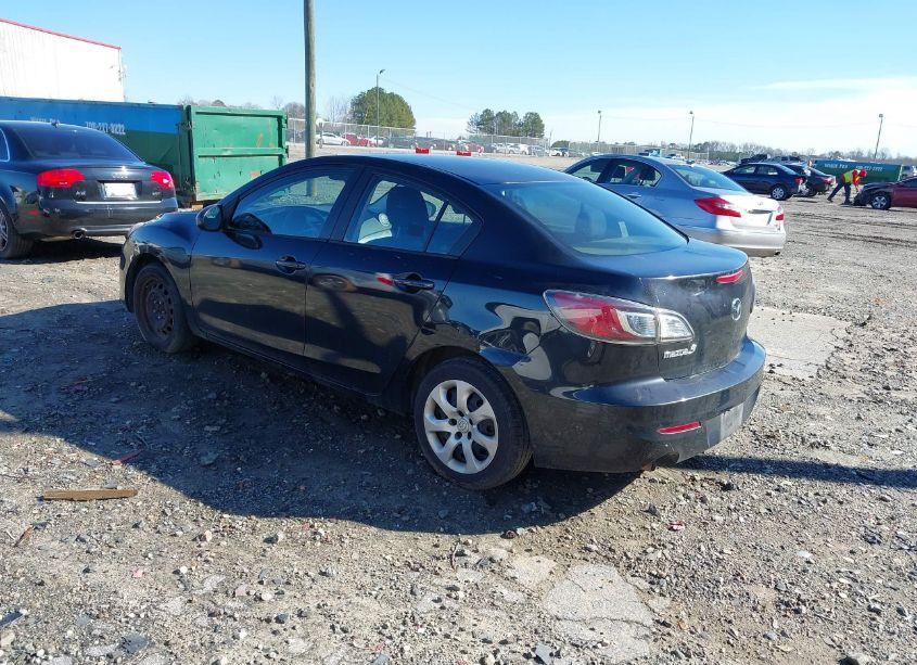 Photo 3 of 2013 Mazda Mazda3 I SV (VIN JM1BL1TG5D1832996)