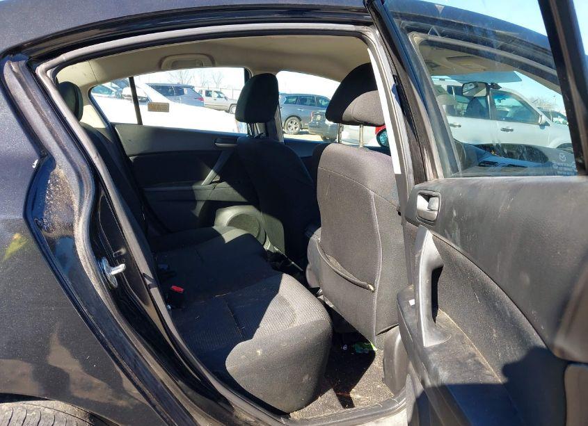 Photo 8 of 2013 Mazda Mazda3 I SV (VIN JM1BL1TG5D1832996)